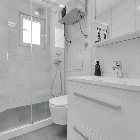 Mediterranean Living 2 Апартаменты *