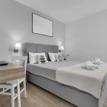 Mediterranean Living 2 Апартаменты *